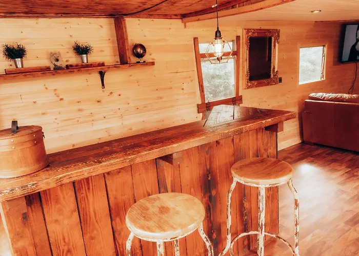 Hideout Manor - Jekyll & Hideout Holiday home