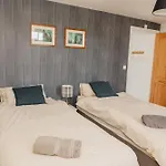 Hideout Manor - Jekyll & Hideout Tatil Evi