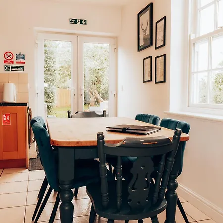 بيت للعطل Hideout Manor - Jekyll & Hideout