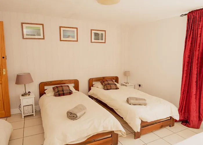 Hideout Manor - Jekyll & Hideout